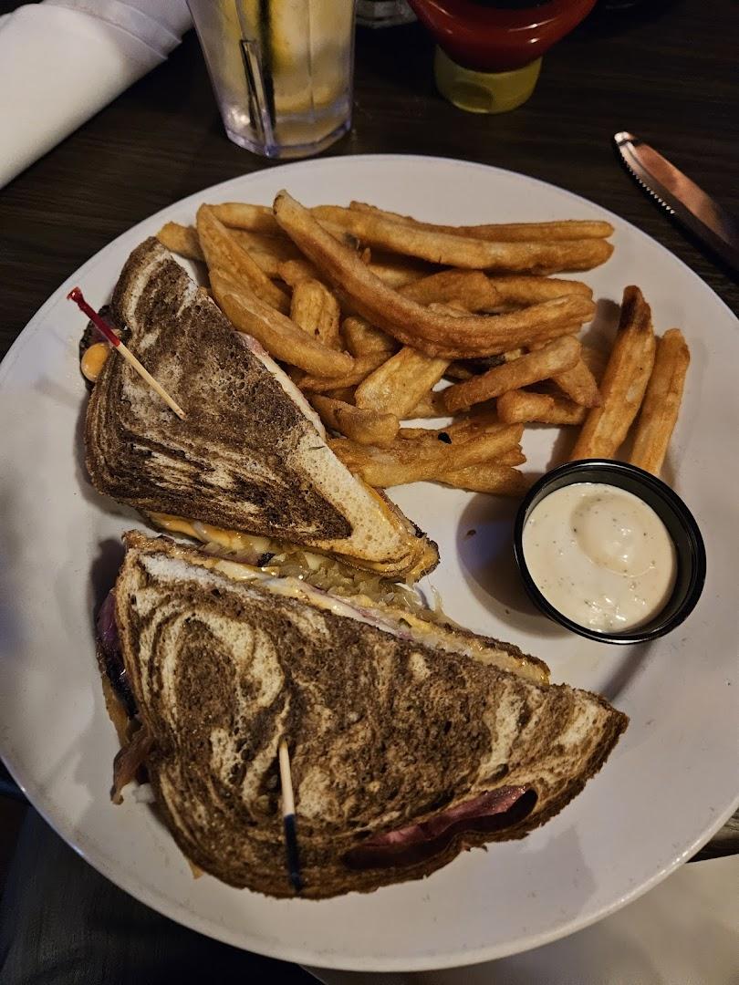 Uptown Cafe & Club D'Est