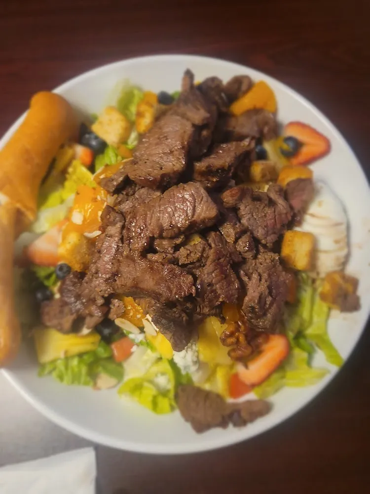 West Coast Salad with Steak